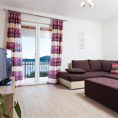 Vakantiehuis 5 Bedroom Cozy In *