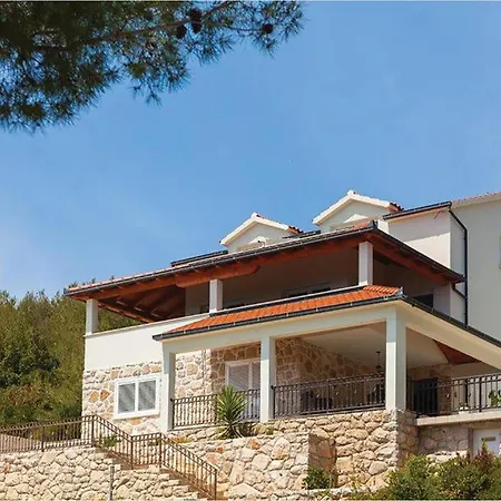 Vakantiehuis 5 Bedroom Cozy In Prizba