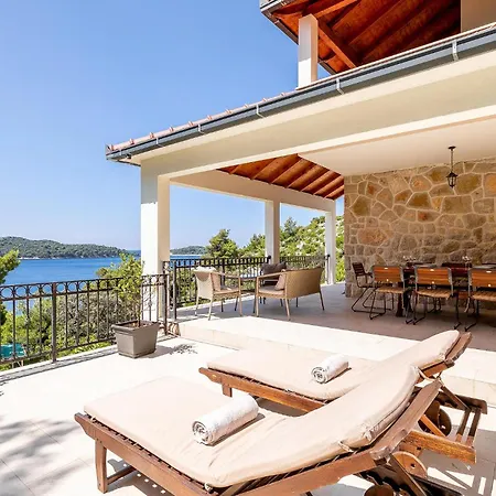 Vakantiehuis 5 Bedroom Cozy In *