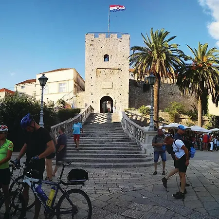 5 Bedroom Cozy In Vikendica *