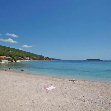 Vikendica 5 Bedroom Cozy In *