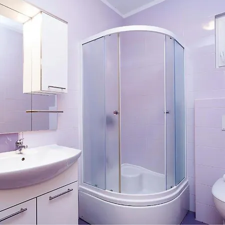 Vikendica 5 Bedroom Cozy In Prizba