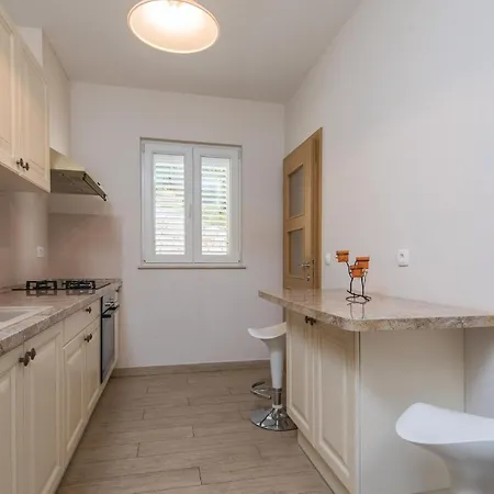 Vakantiehuis Lovely In