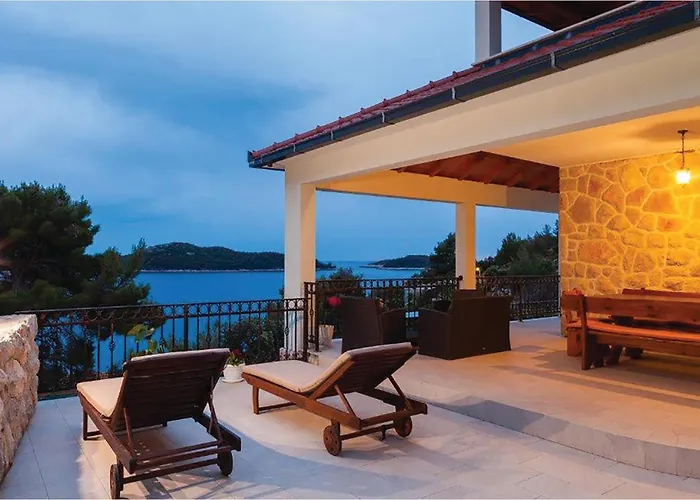 בית נופש 5 Bedroom Cozy In *