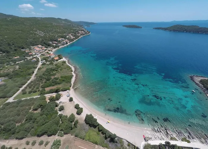 5 Bedroom Cozy In בית נופש פריזבה