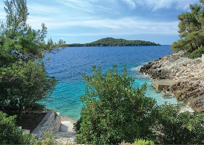 5 Bedroom Cozy In * פריזבה